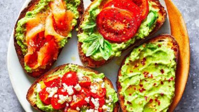 طرز تهیه تست آووکادو برای صبحانه و میان وعده